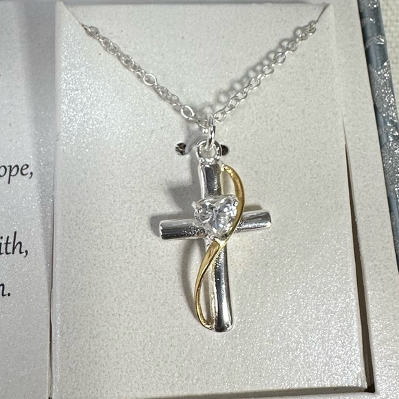 Silverplated cross necklace heart shaped crystal - Picture 5 of 5